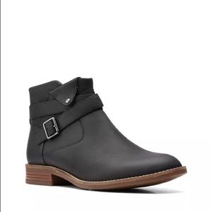 BNWT Clarks Camzin Dime Ankle Boots